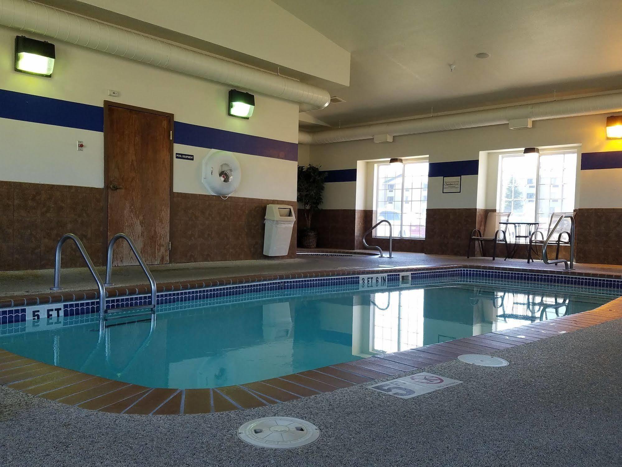Microtel Inn & Suites By Wyndham Rapid City Exterior photo